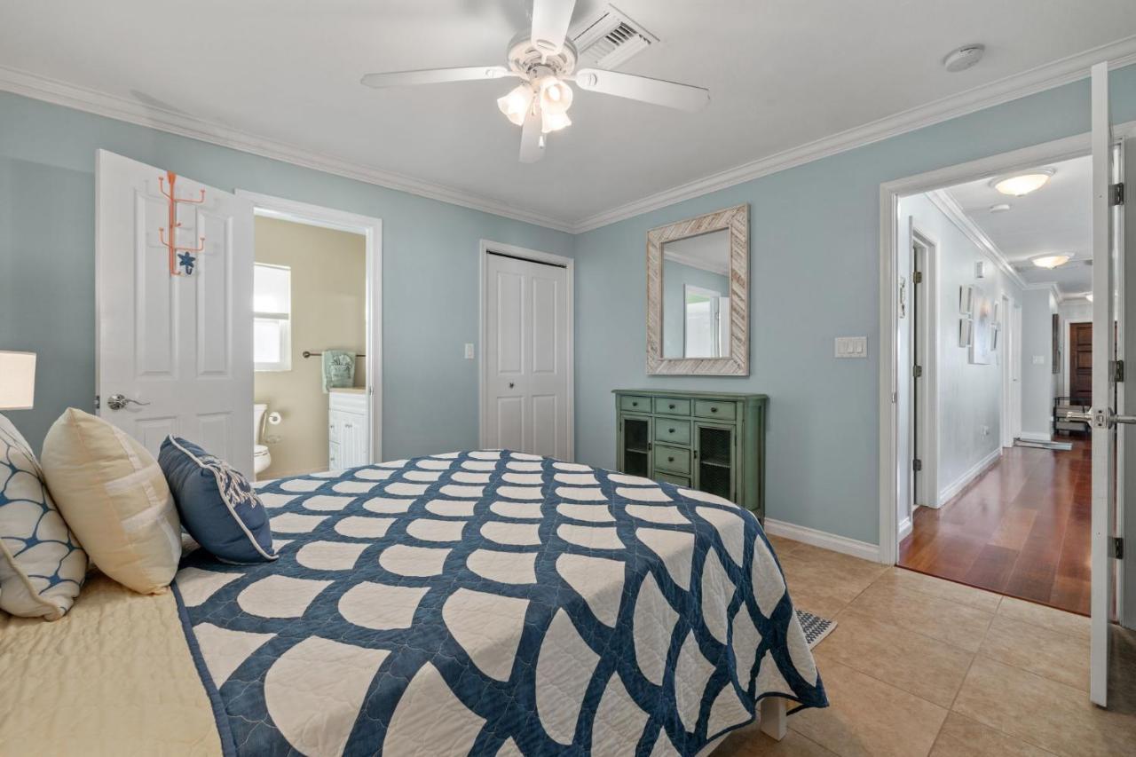 Vacation House, Just 3 Min Drive To Beach. Naples