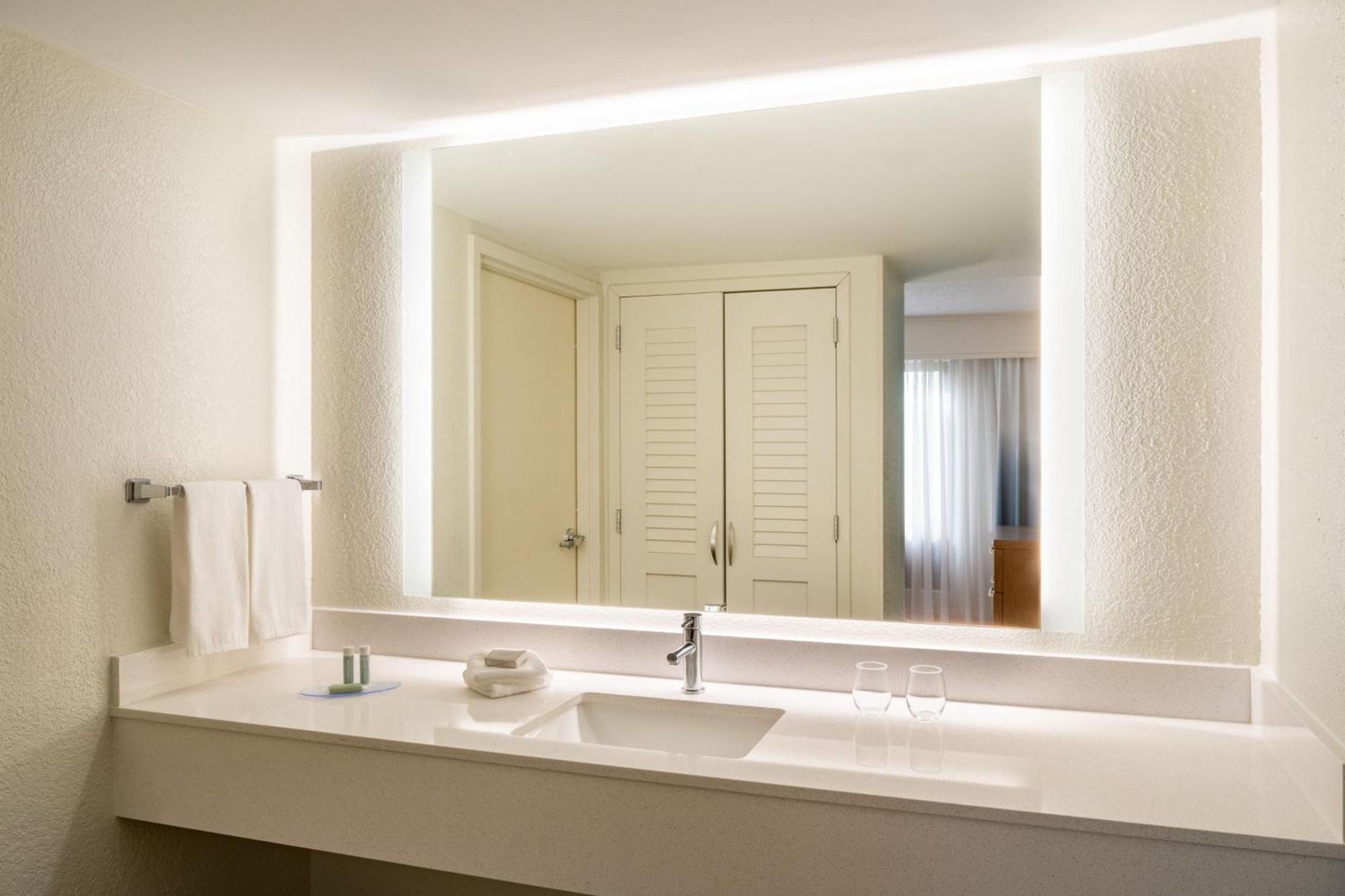 Courtyard By Marriott - Hotel Naples