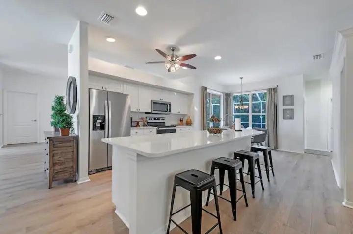 Villa Paradise Escape Luxury Pool W/game King Bed Naples