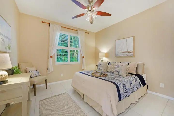 Paradise Escape Luxury Pool W/game King Bed Naples