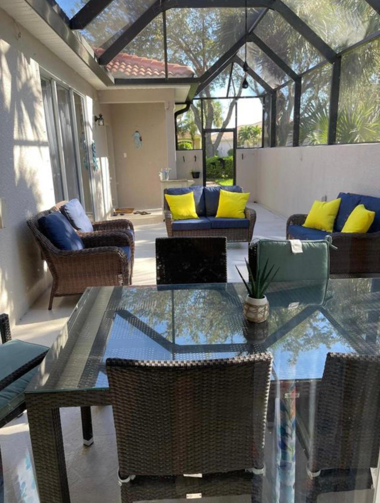 Villa Charming, Victoria
