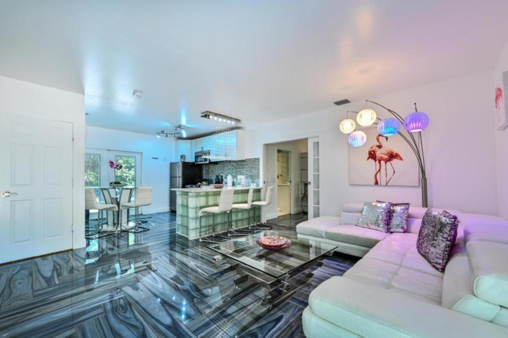 Orchid Estates * Naples