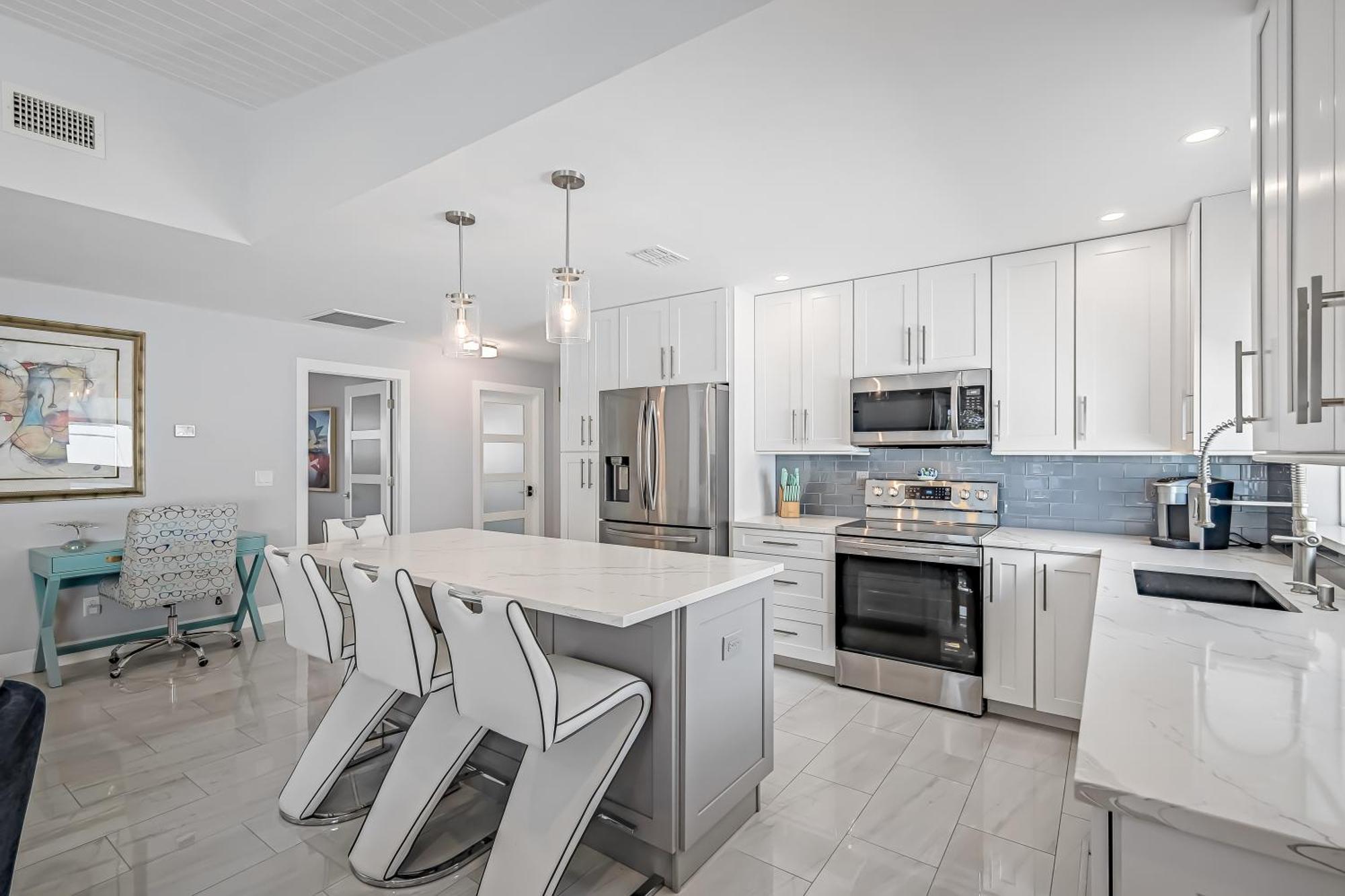 Holiday home Ocean Pearl Luxury - 1 Mile To The Beach! - Salt Water Pool - Southern Exposure *