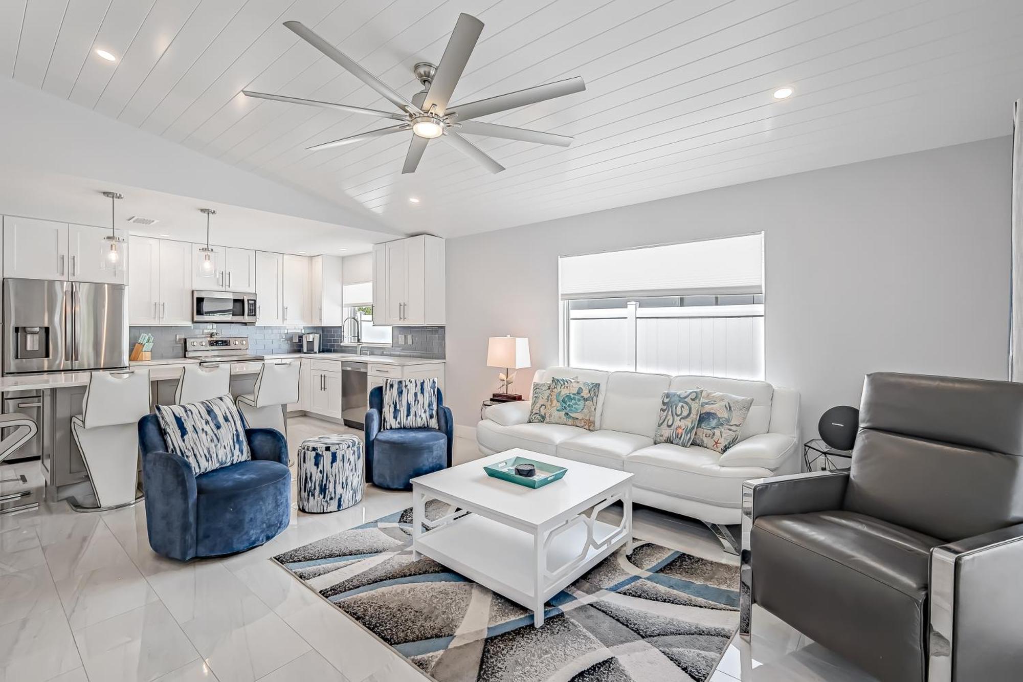 Holiday home Ocean Pearl Luxury - 1 Mile To The Beach! - Salt Water Pool - Southern Exposure *