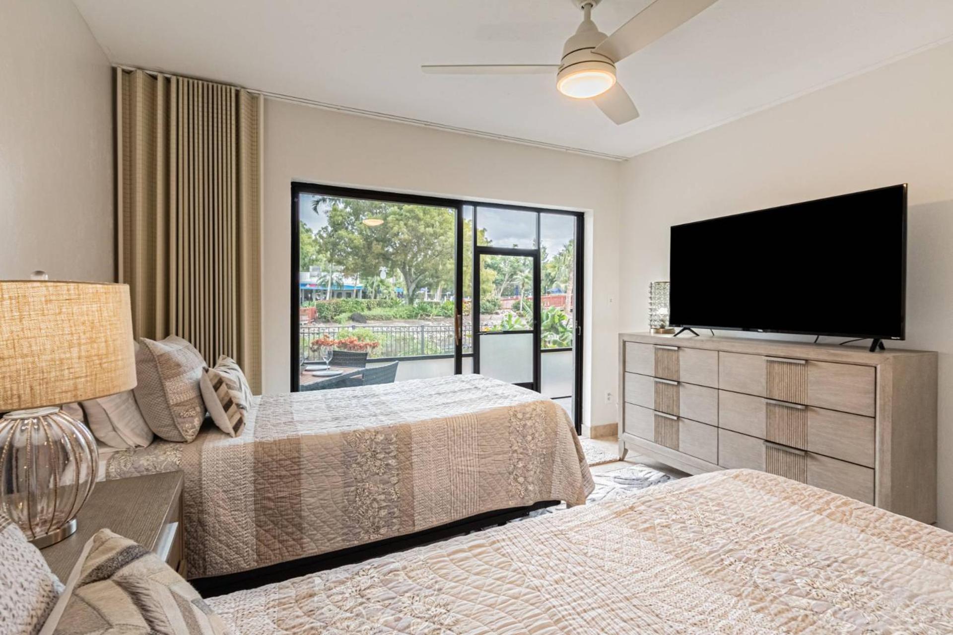 Park Shore Resort, 1st Floor, Bldg. A Holiday home Naples