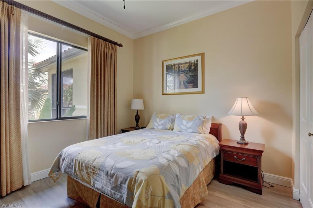 Apartment Beautiful In Naples!