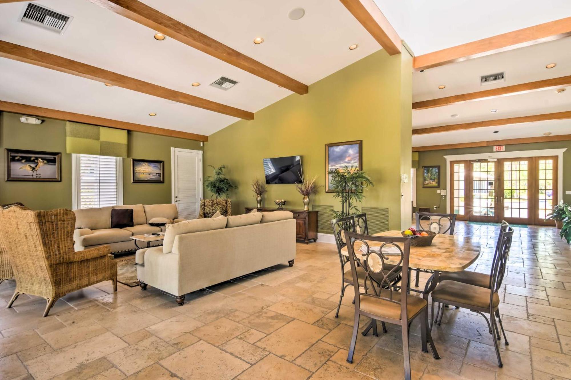 Apartment On 2 Championship Golf Courses Naples