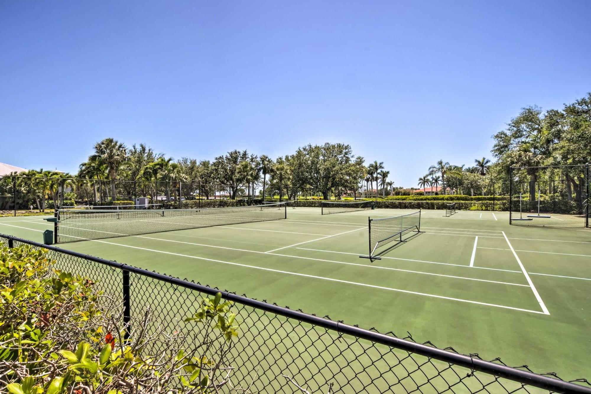On 2 Championship Golf Courses Apartment