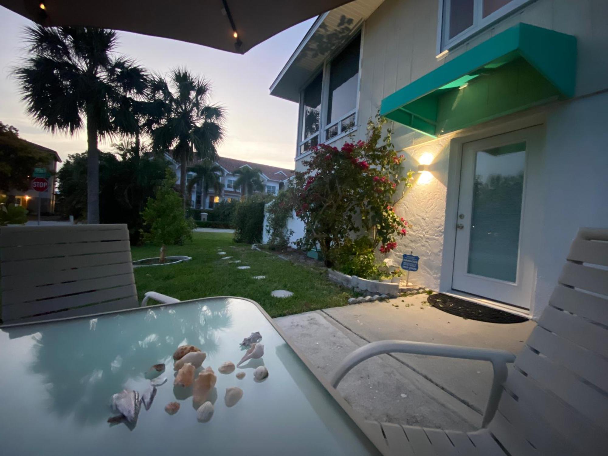 Closest To Vanderbilt Beach, New Remodel, Well Appointed, Bbq, Yard, Very Private Many Extras! *