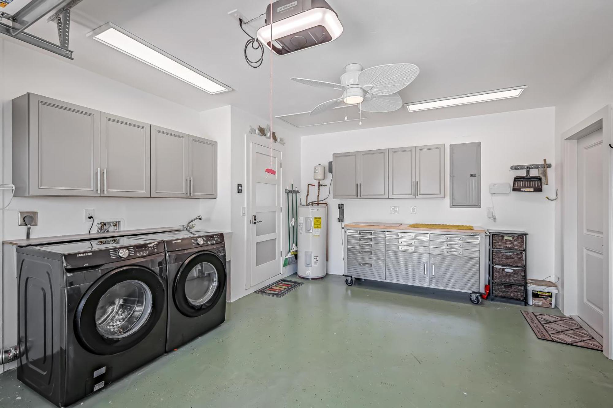 Holiday home Ocean Pearl Luxury - 1 Mile To The Beach! - Salt Water Pool - Southern Exposure