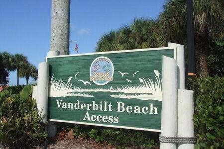 Life - Less Than 1 Mile To Vanderbilt Beach! - On The Water Naples