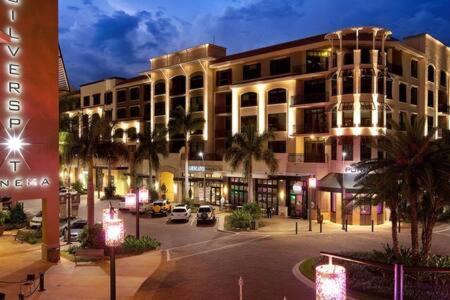 Holiday home Life - Less Than 1 Mile To Vanderbilt Beach! - On The Water Naples
