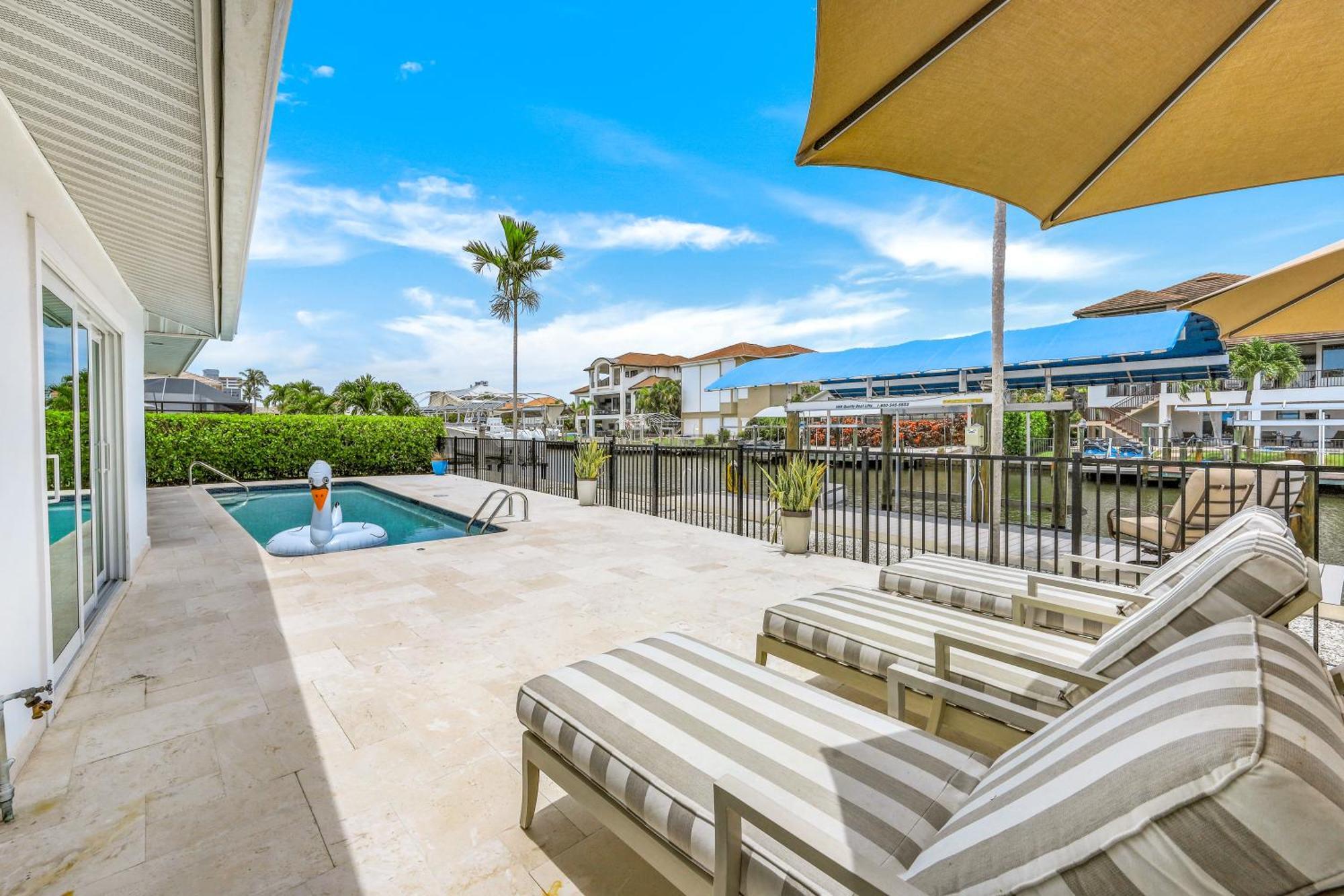 Life - Less Than 1 Mile To Vanderbilt Beach! - On The Water Holiday home *