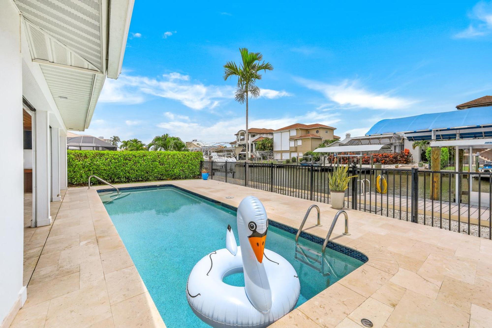 Life - Less Than 1 Mile To Vanderbilt Beach! - On The Water Holiday home *