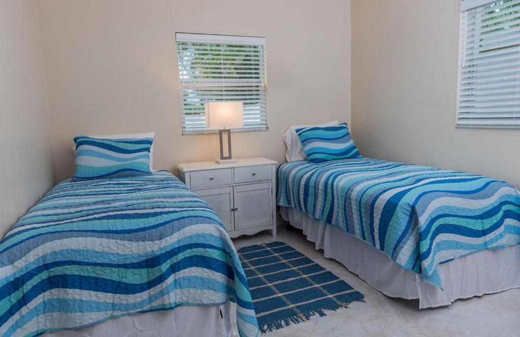 Holiday home Endless Paradise - Brand New Salt Water Pool! Rejuvenate And Relax!