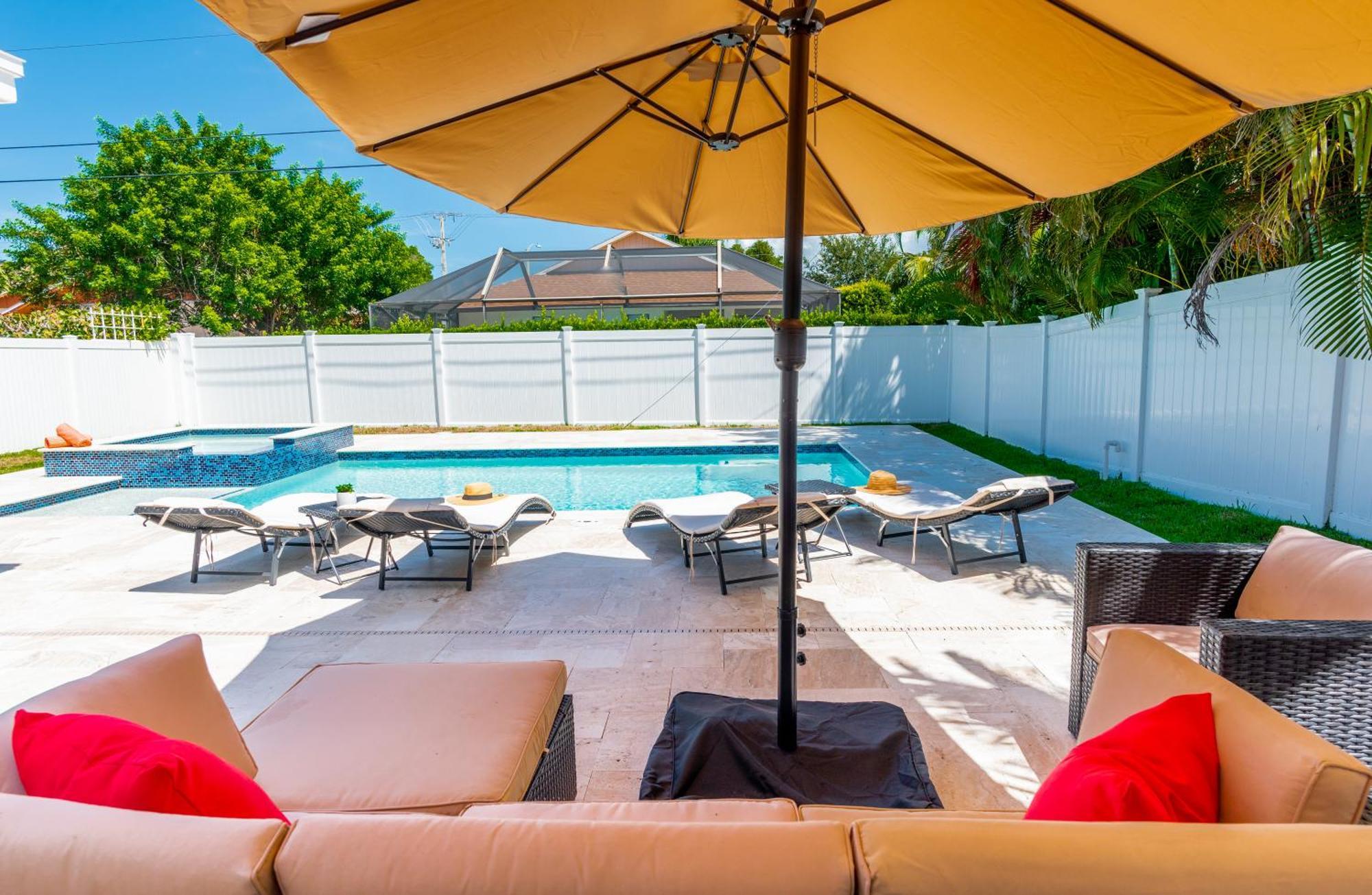 Endless Paradise - Brand New Salt Water Pool! Rejuvenate And Relax! Holiday home