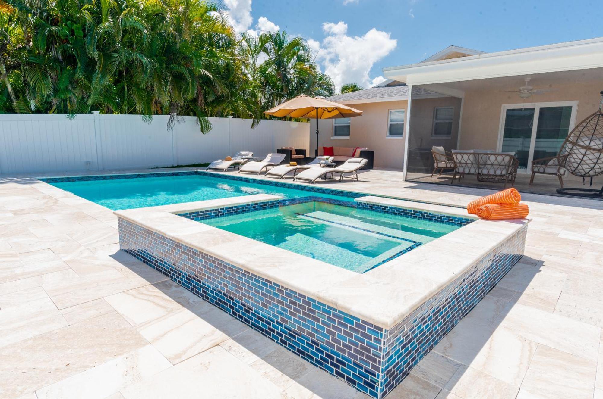 Endless Paradise - Brand New Salt Water Pool! Rejuvenate And Relax! Holiday home *