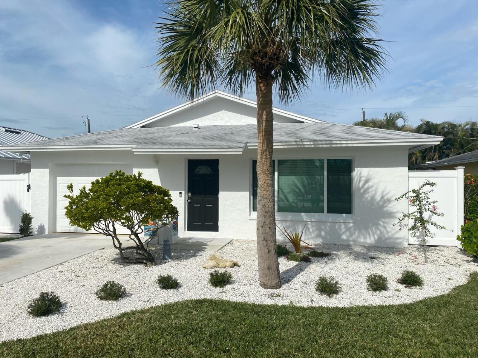 Holiday home Endless Paradise - Brand New Salt Water Pool! Rejuvenate And Relax! *