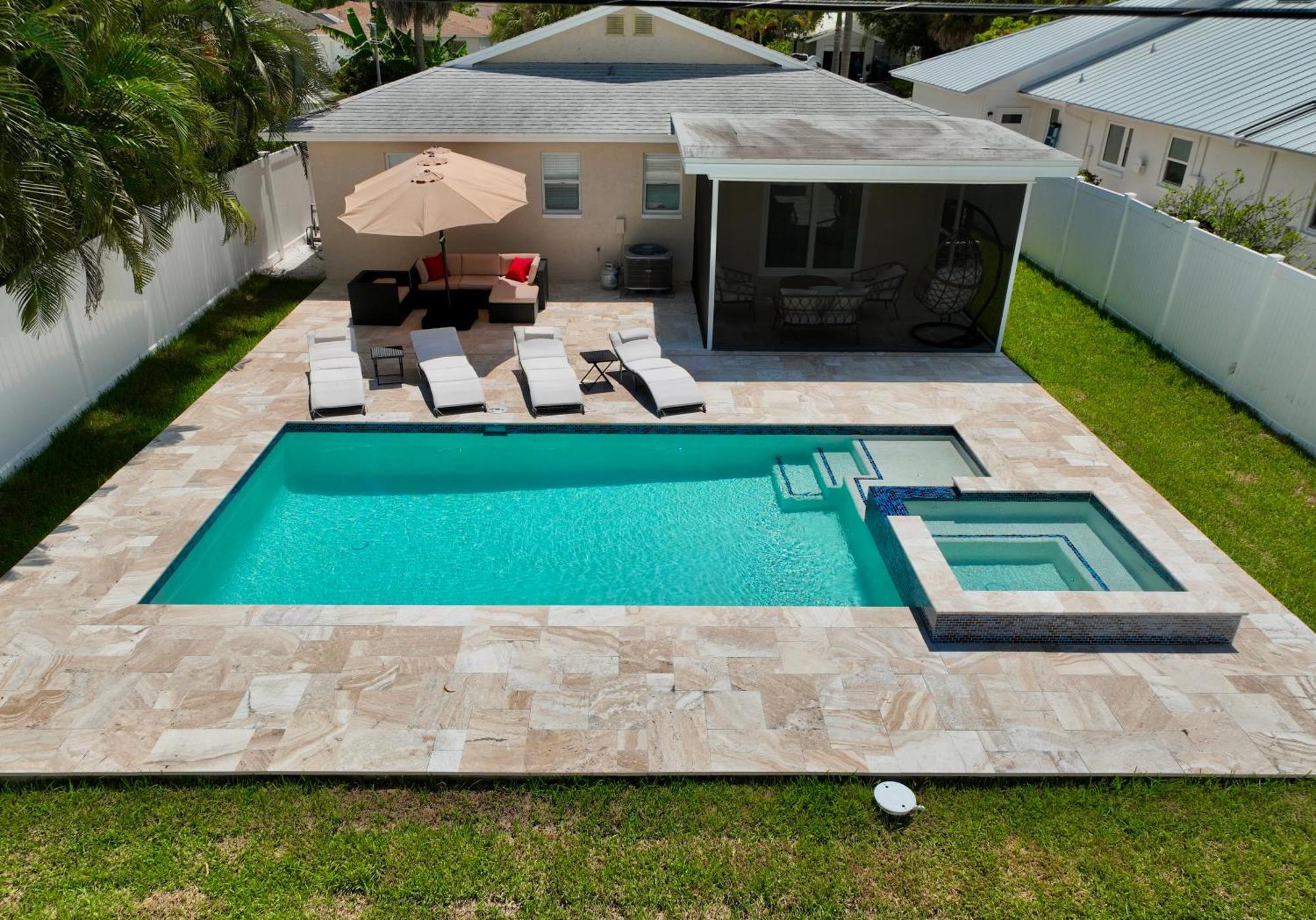Endless Paradise - Brand New Salt Water Pool! Rejuvenate And Relax! Holiday home Naples