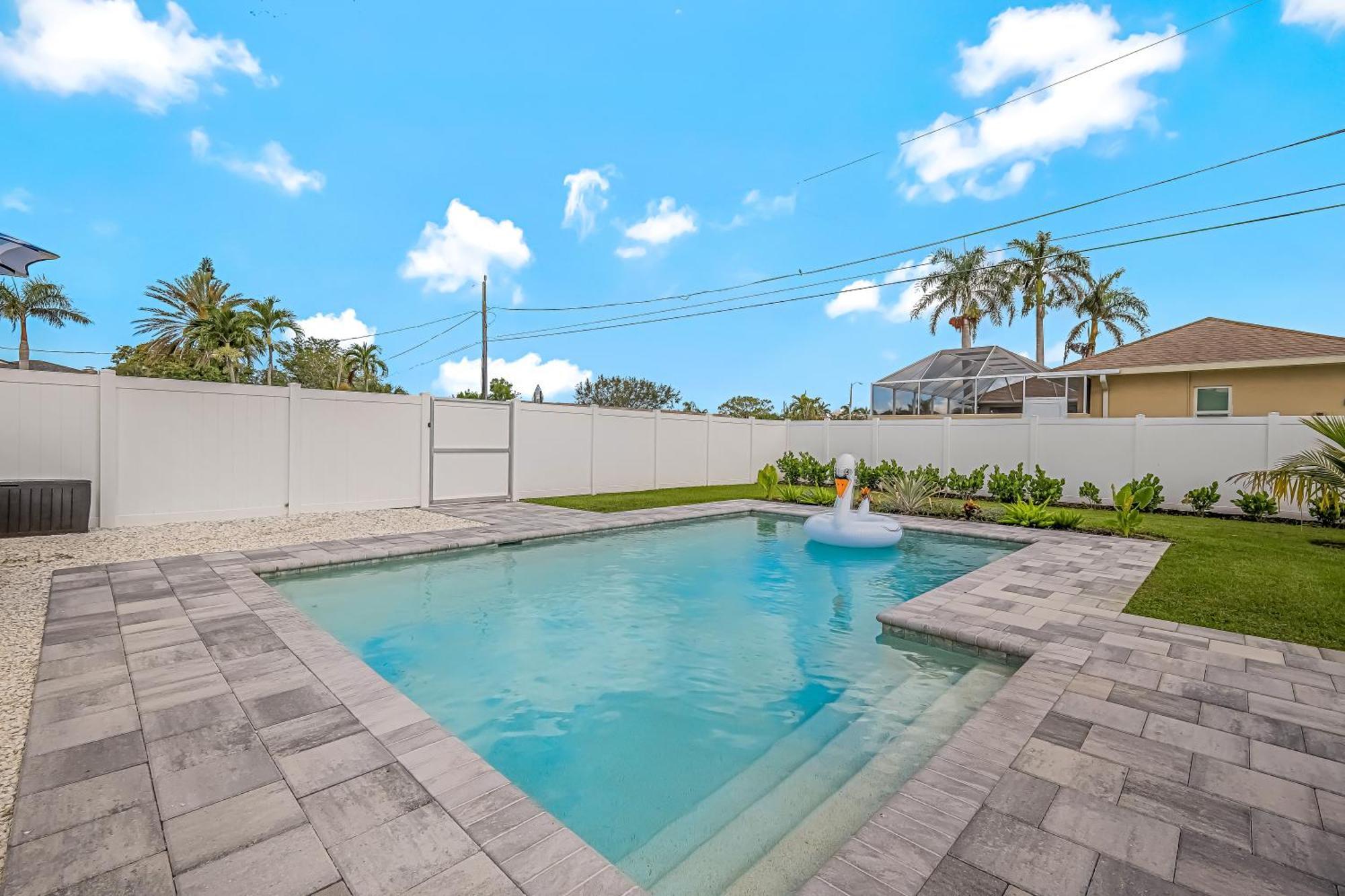 Jan Sale! 1 Mile To The Beach! - Paradise Point-salt Water Pool! Holiday home