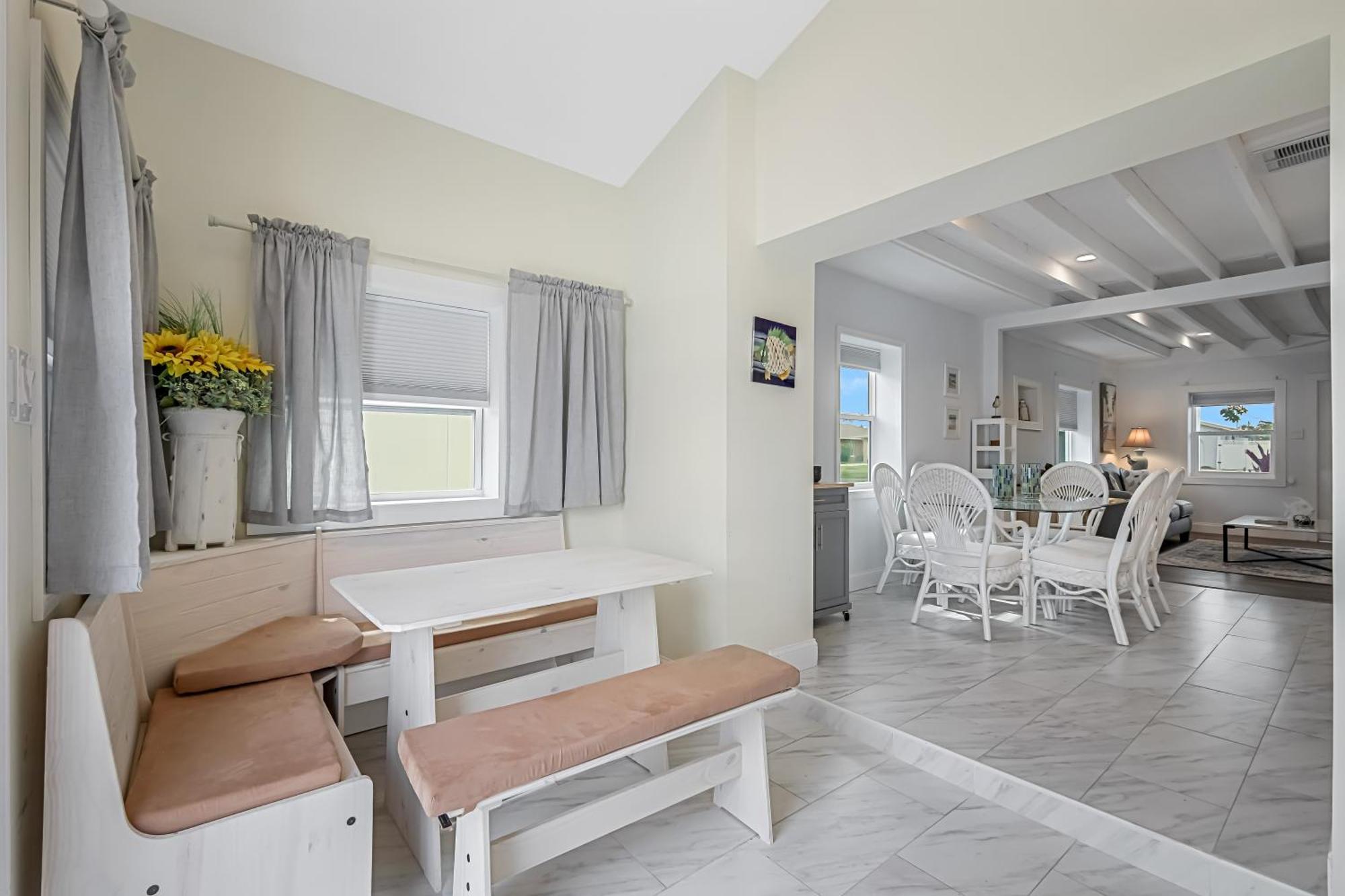 Jan Sale! 1 Mile To The Beach! - Paradise Point-salt Water Pool! Naples