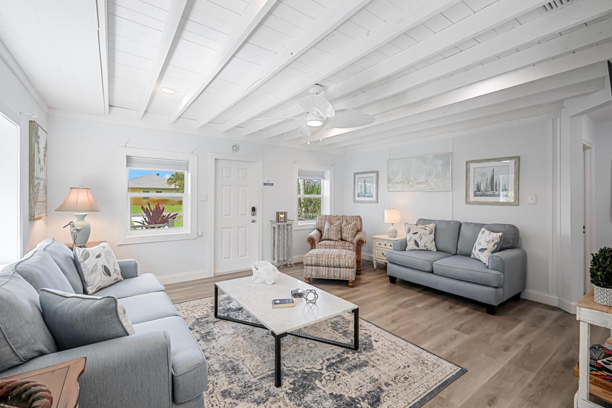 Jan Sale! 1 Mile To The Beach! - Paradise Point-salt Water Pool!