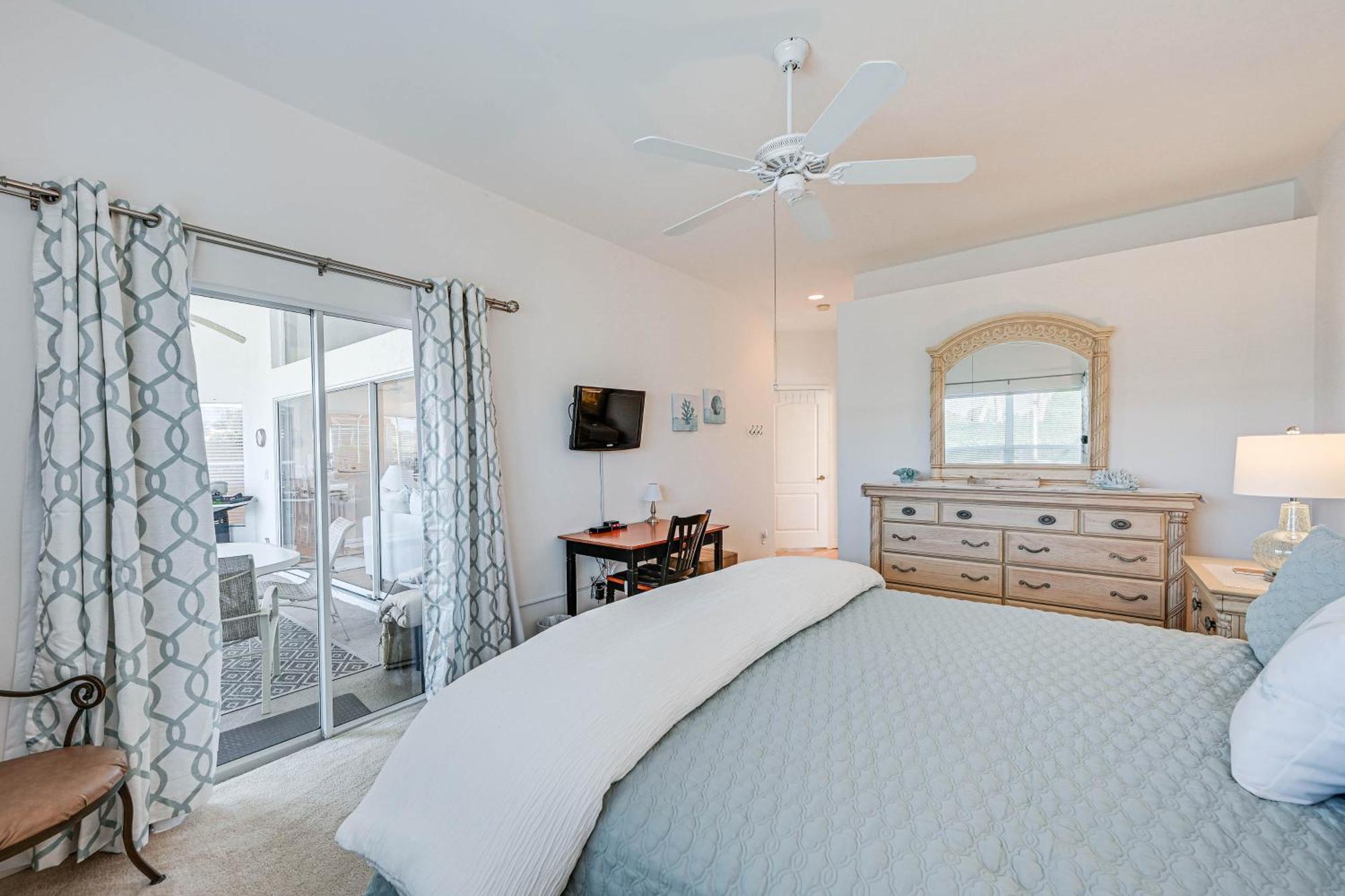 Vacation With Heated Private Pool Holiday home