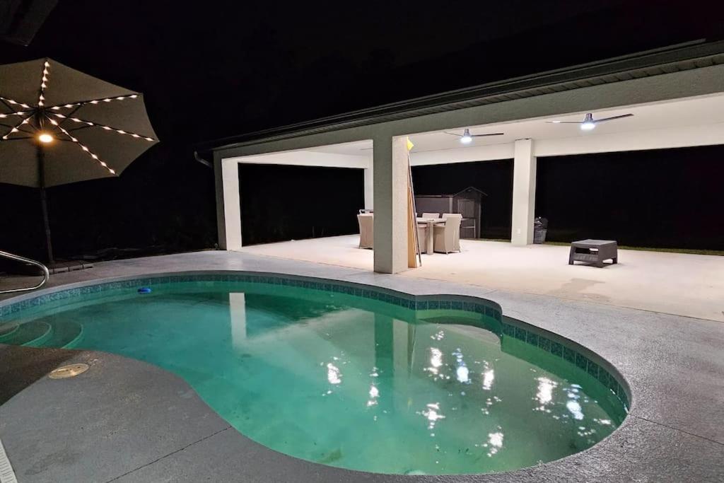 Villa Tranquil Oasis Retreat In Golden Gate Estates *