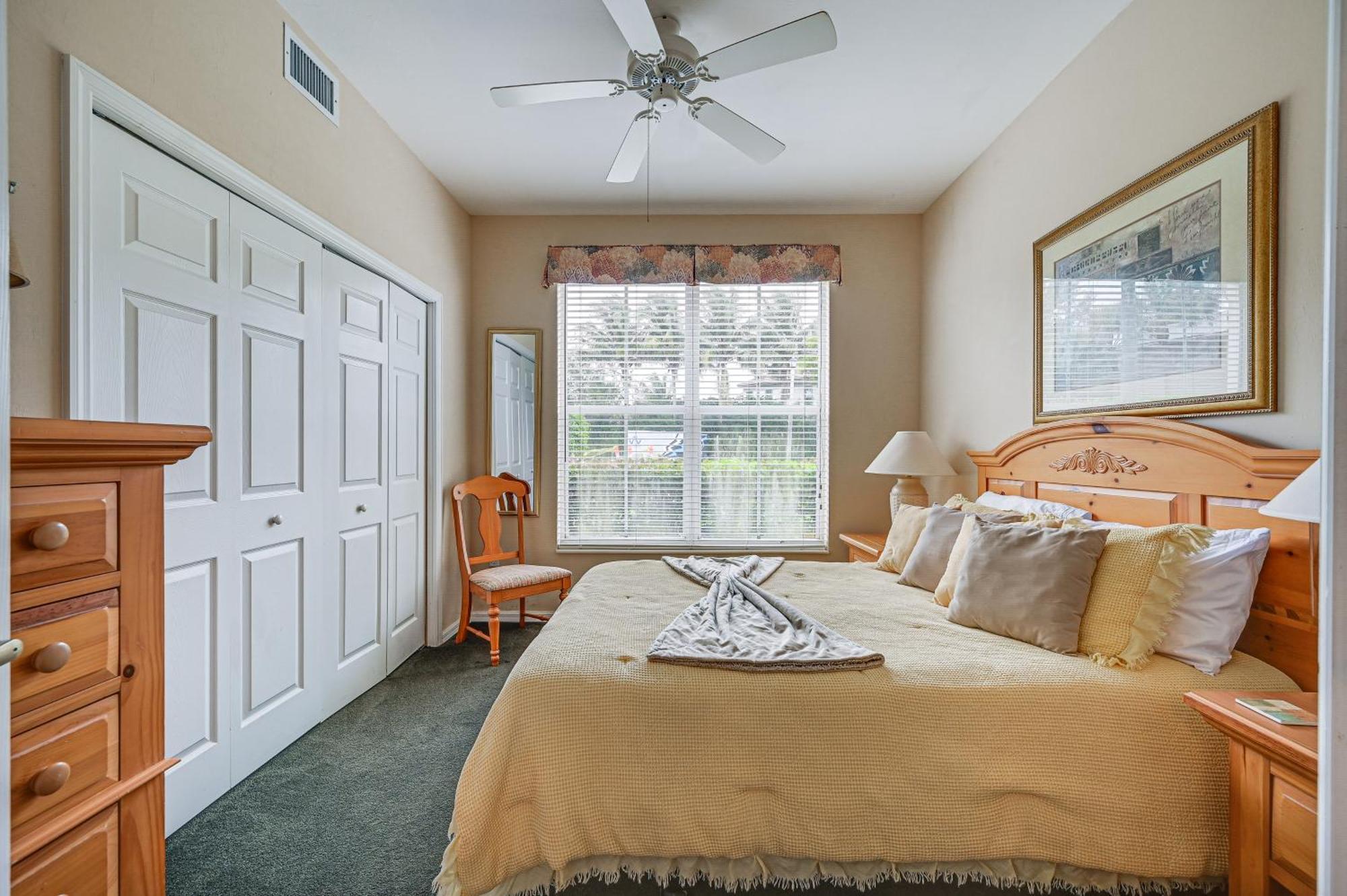 With Pond Views And Patio - Near Golf! Naples