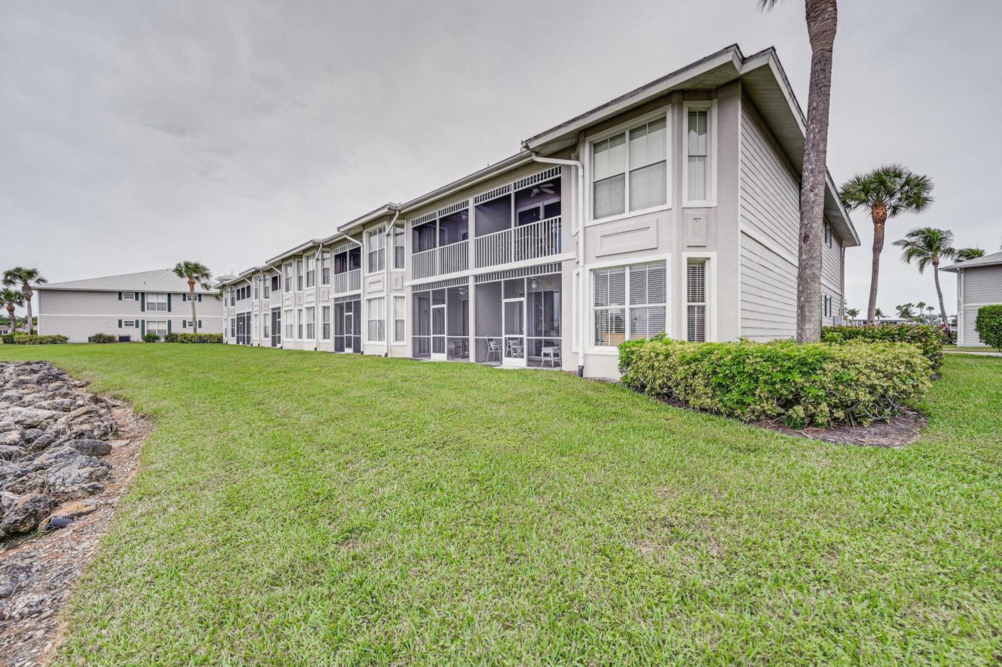 With Pond Views And Patio - Near Golf! Apartment *