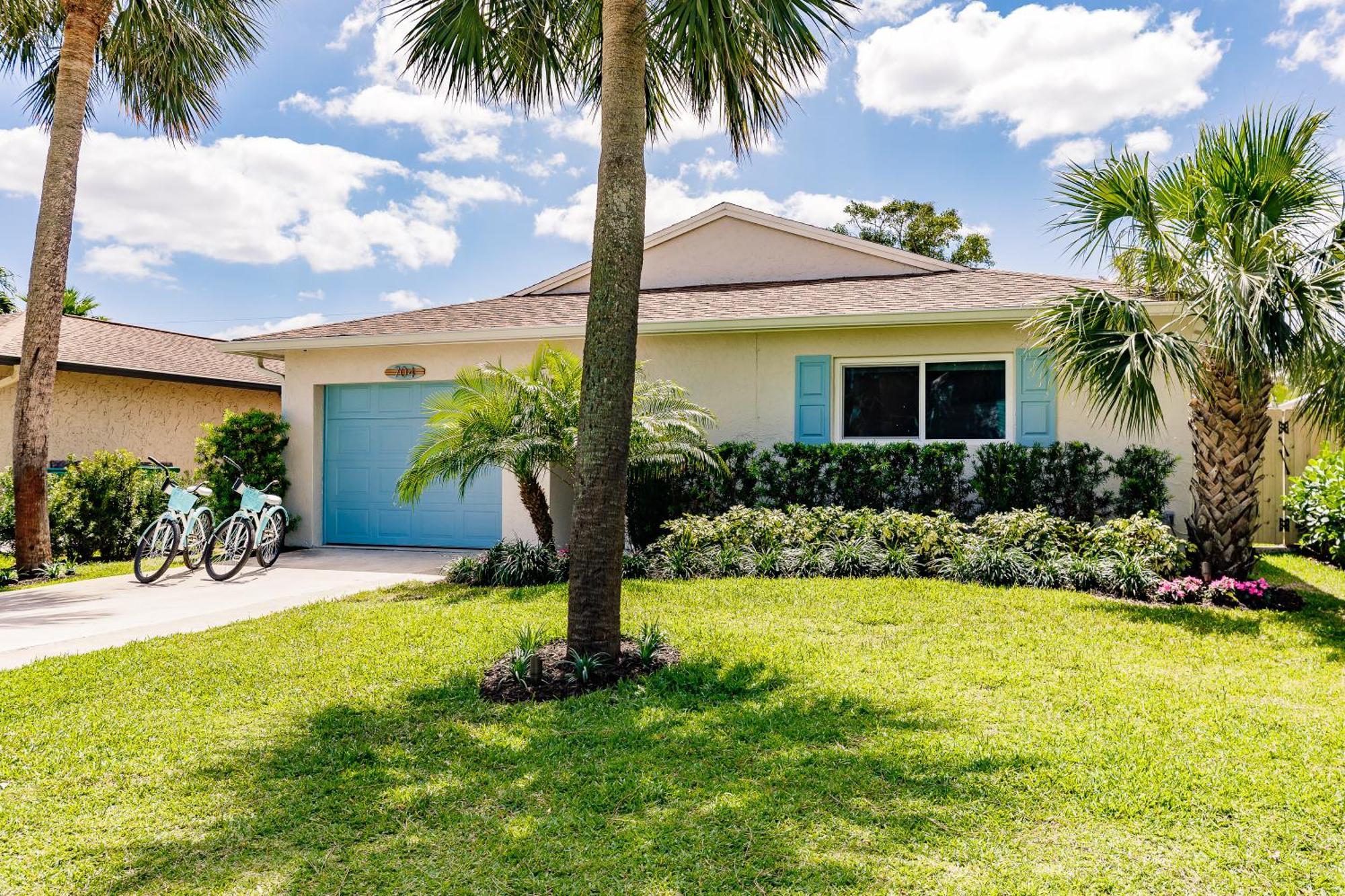 Retreat Bike To Beach! 4 Bed 2 Bath Holiday home Naples