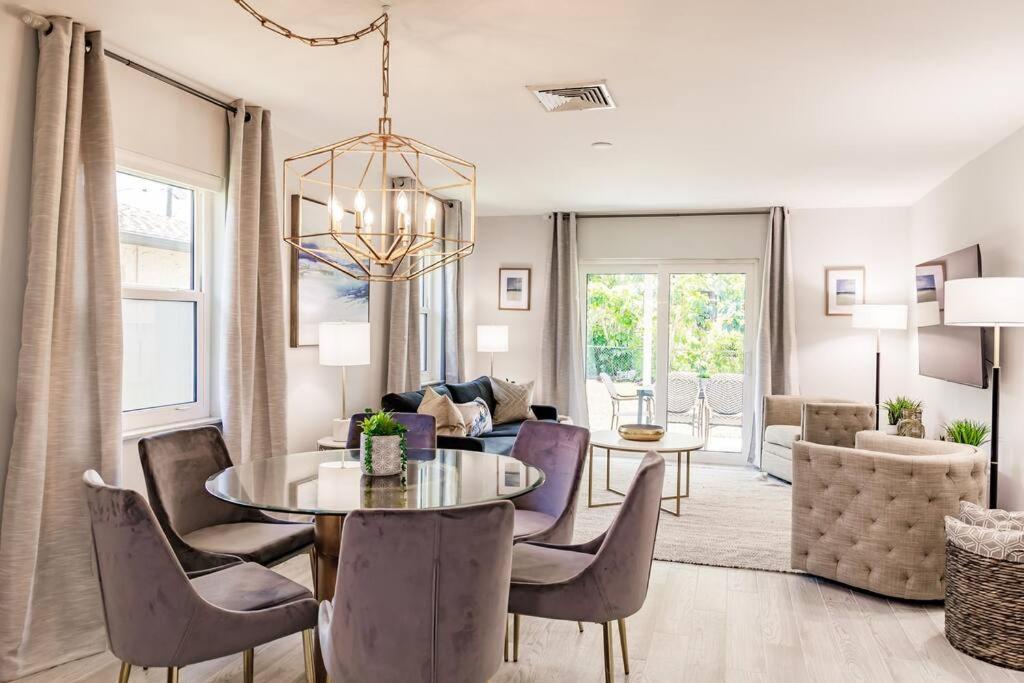 Retreat Bike To Beach! 4 Bed 2 Bath Naples
