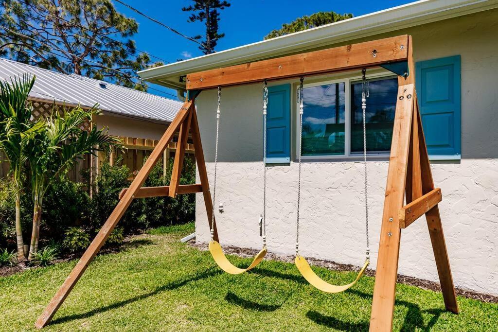 Retreat Bike To Beach! 4 Bed 2 Bath
