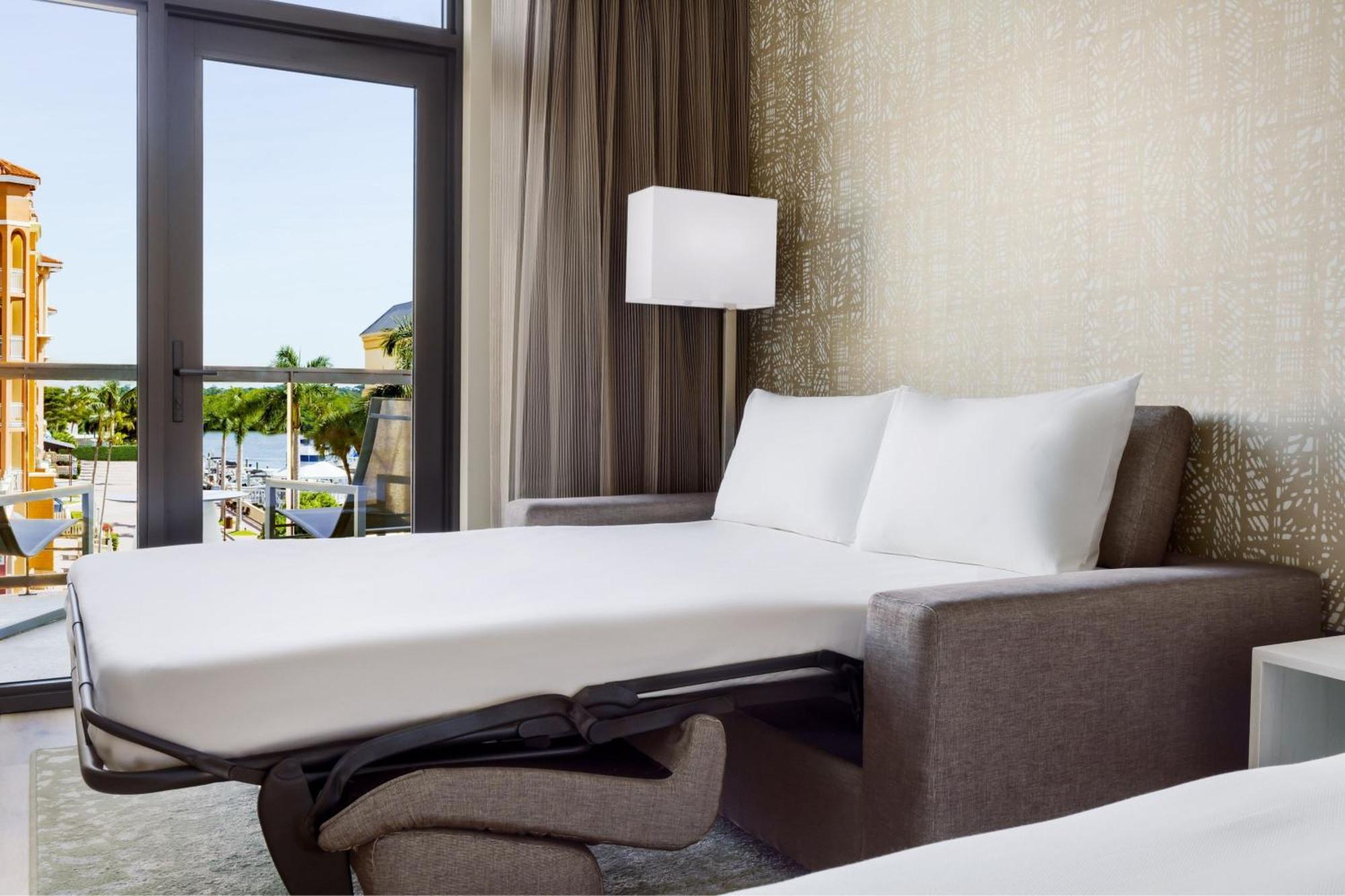 Ac By Marriott 5th Avenue Hotel Naples