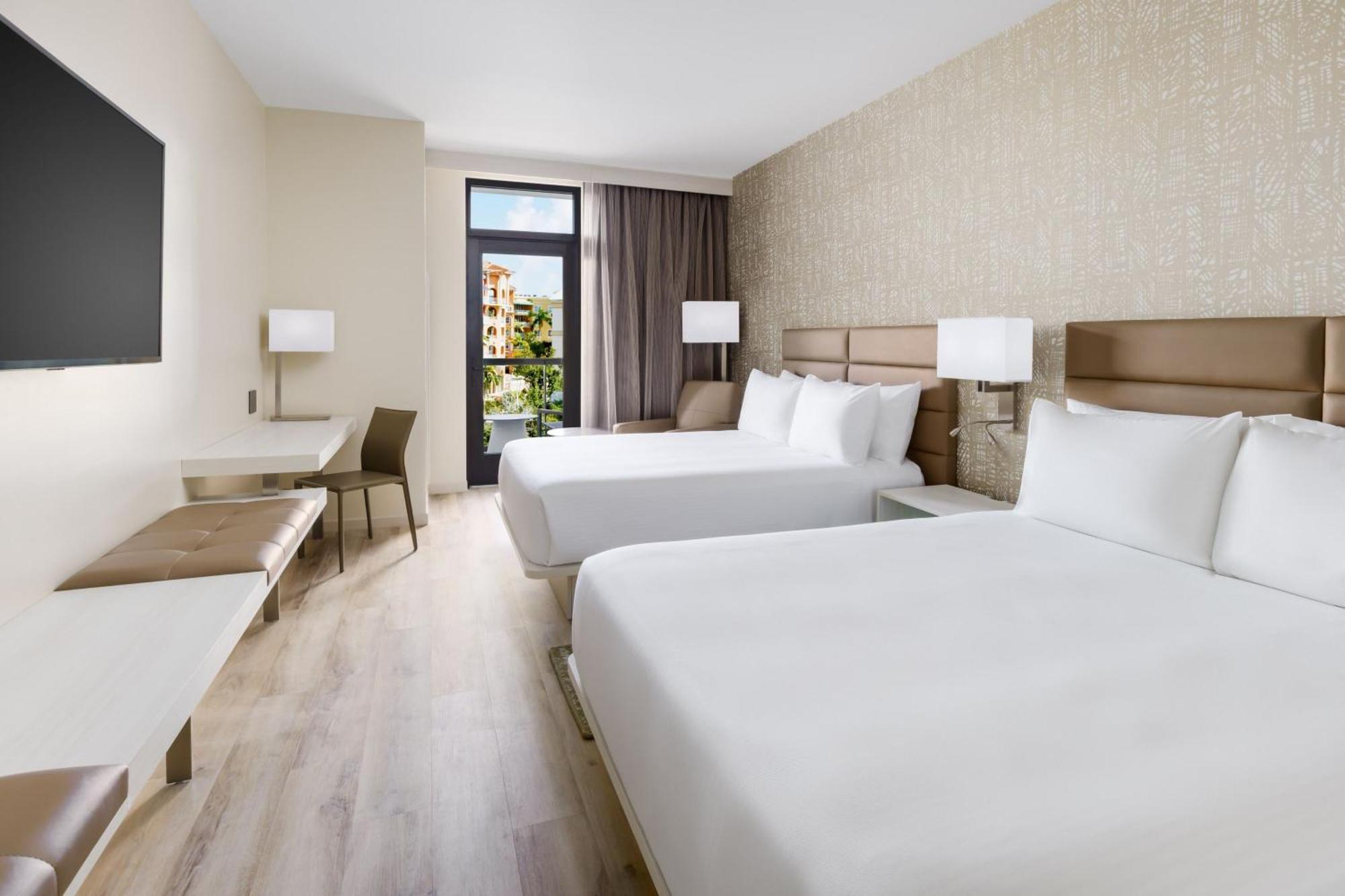 Ac By Marriott 5th Avenue 4* Naples