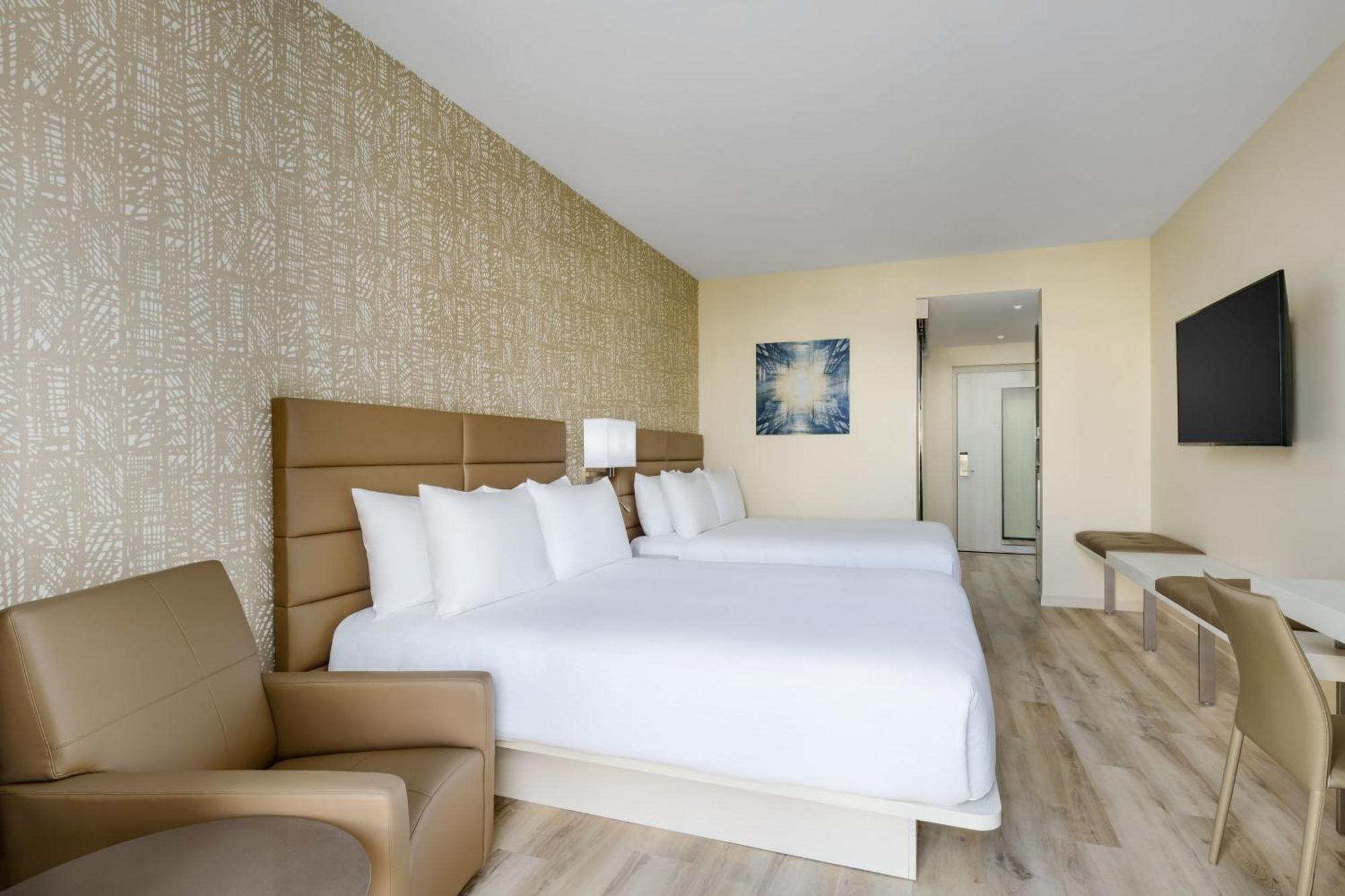 Ac By Marriott 5th Avenue Hotel Naples