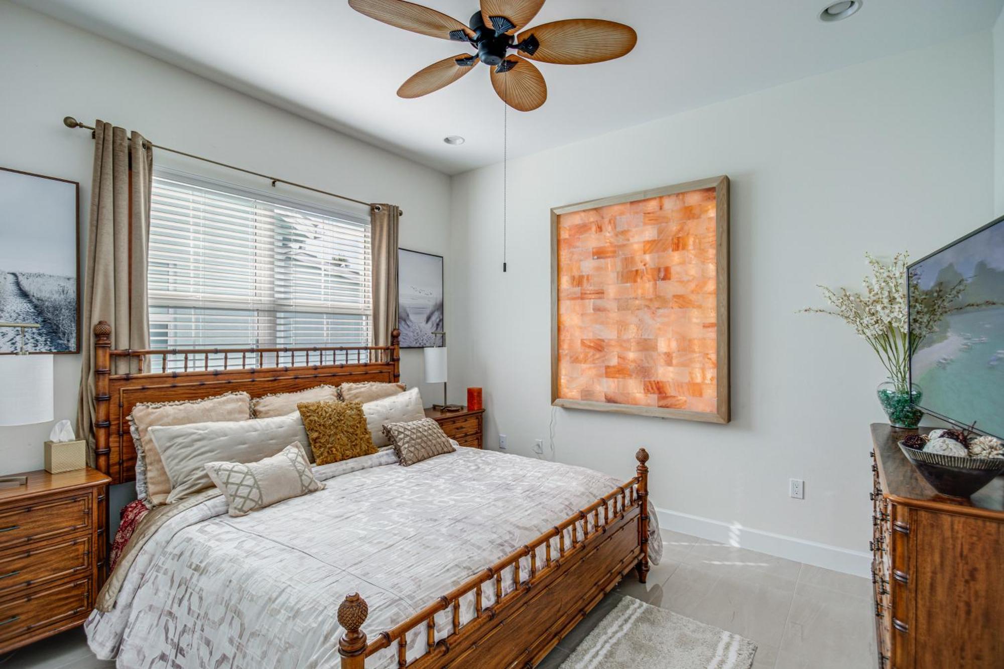 Beautiful Getaway With Pool Access!