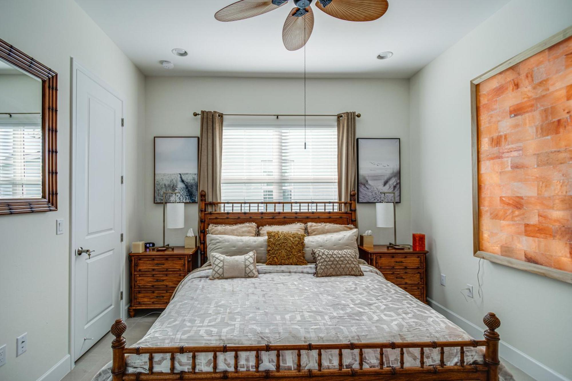 Beautiful Getaway With Pool Access!