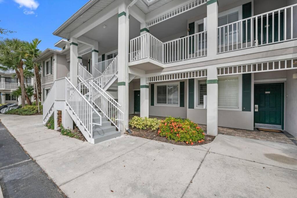 Villa Luxurious Golf W/ Pool And Amenities! Naples