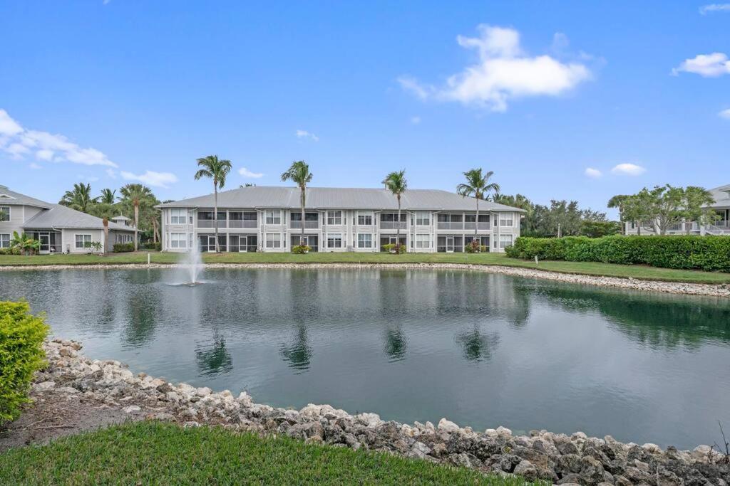 Luxurious Golf W/ Pool And Amenities! * Naples