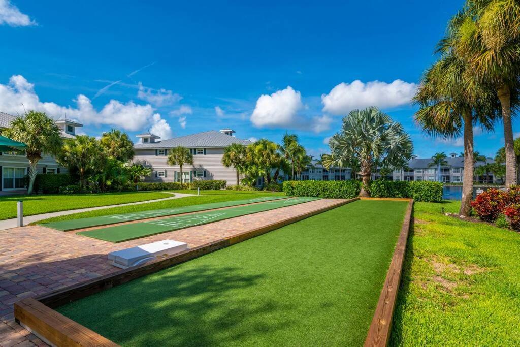 Luxurious Golf W/ Pool And Amenities! Villa Naples