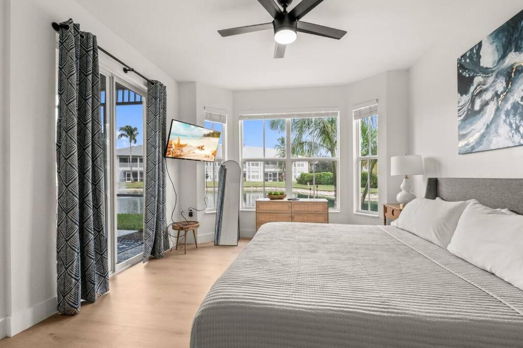 Villa Luxurious Golf W/ Pool And Amenities!