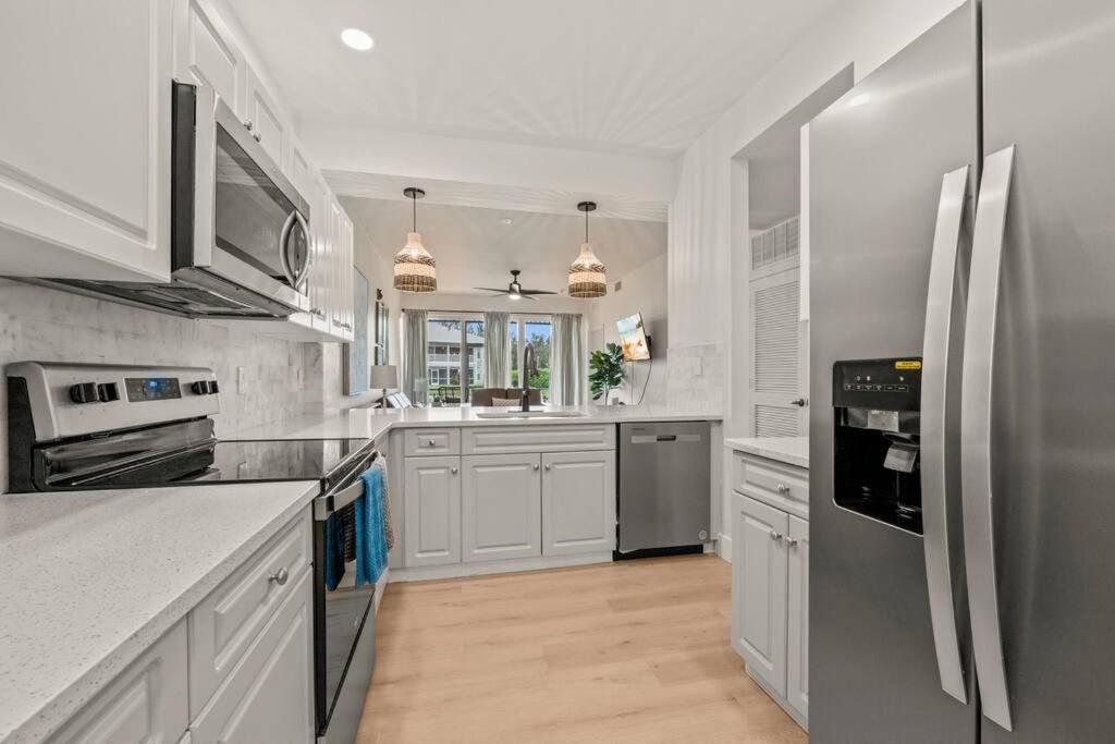 Villa Luxurious Golf W/ Pool And Amenities! Naples
