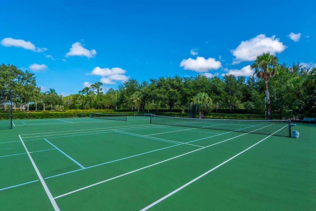 Luxurious Golf W/ Pool And Amenities! *