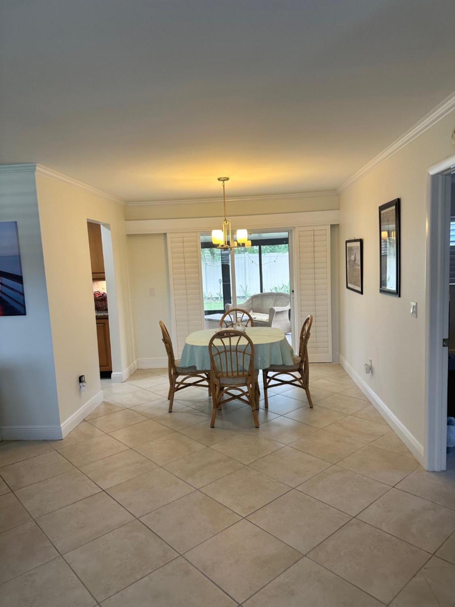 Freshly Remodeled 1970's Single Story Holiday home