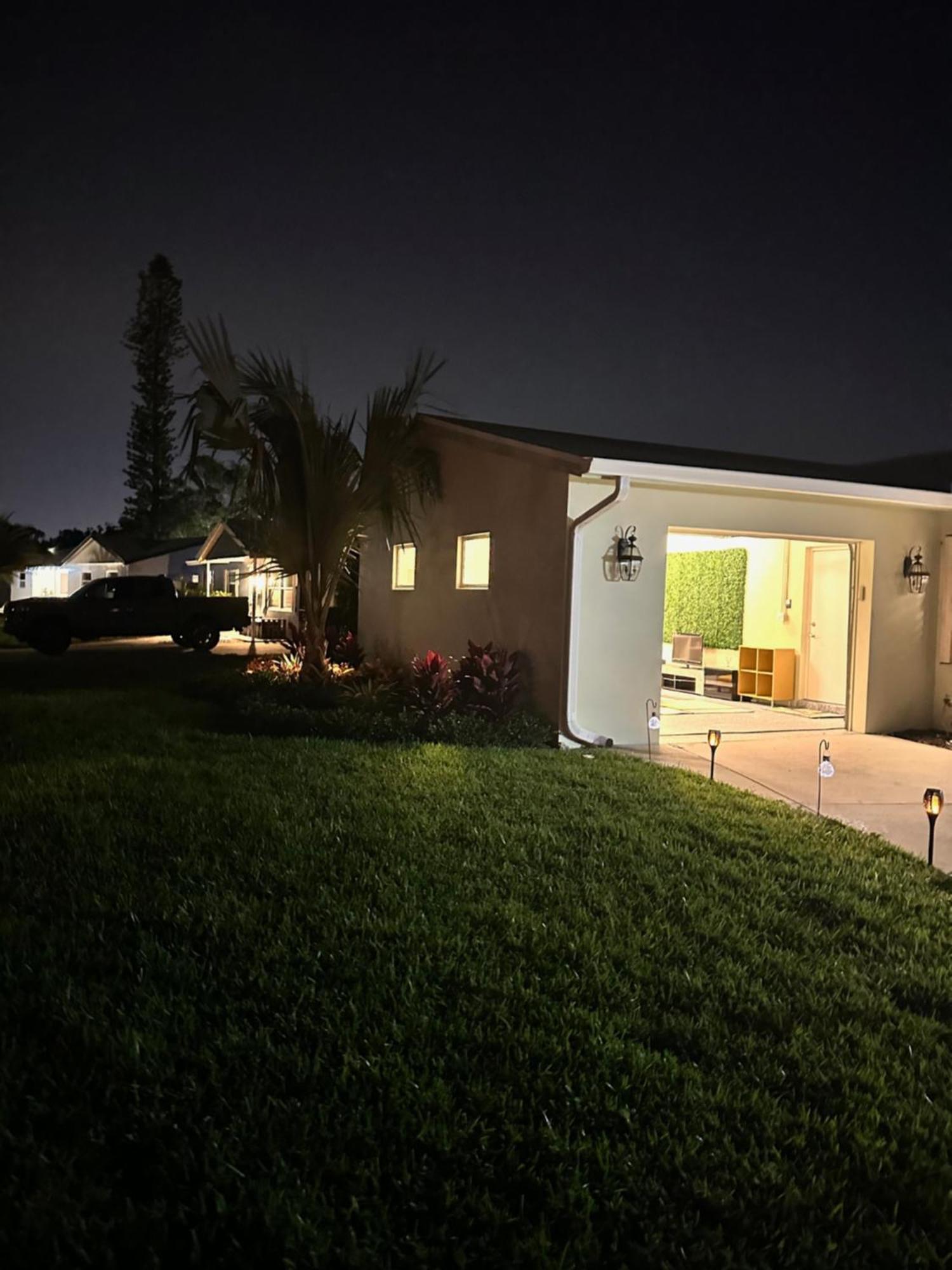 Freshly Remodeled 1970's Single Story Holiday home *