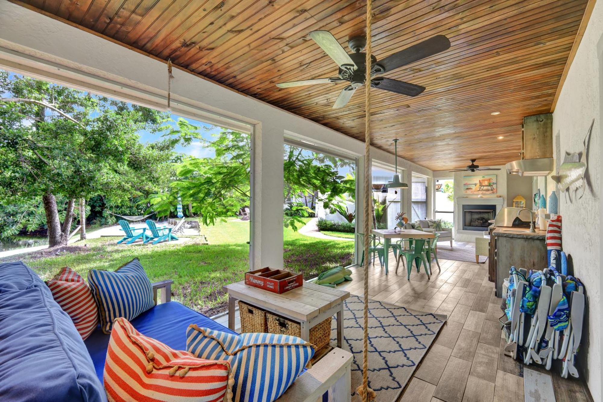 Holiday home Coastal Vibes, Pickleball Court, One Mile To The Naples