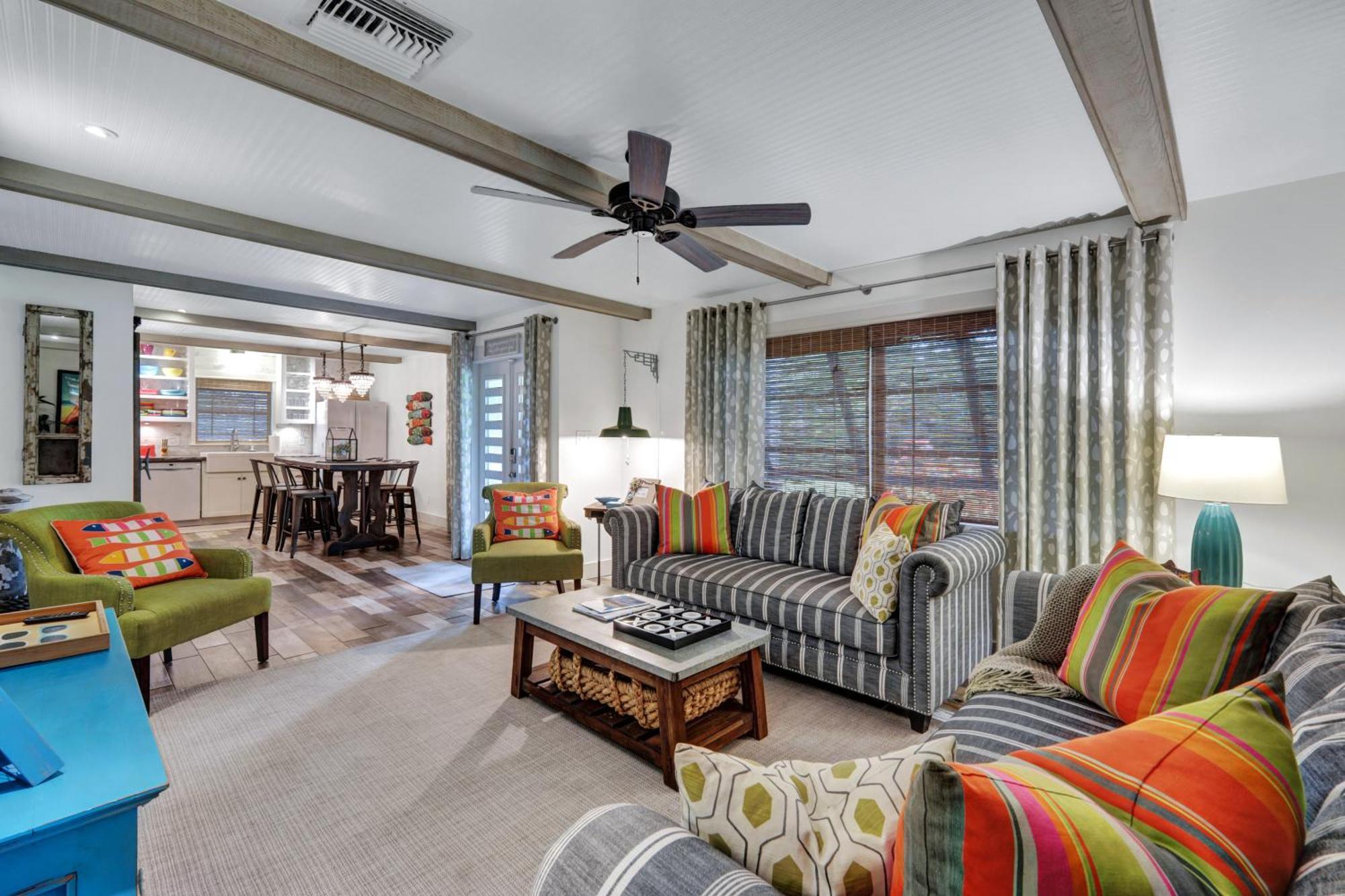 Holiday home Coastal Vibes, Pickleball Court, One Mile To The