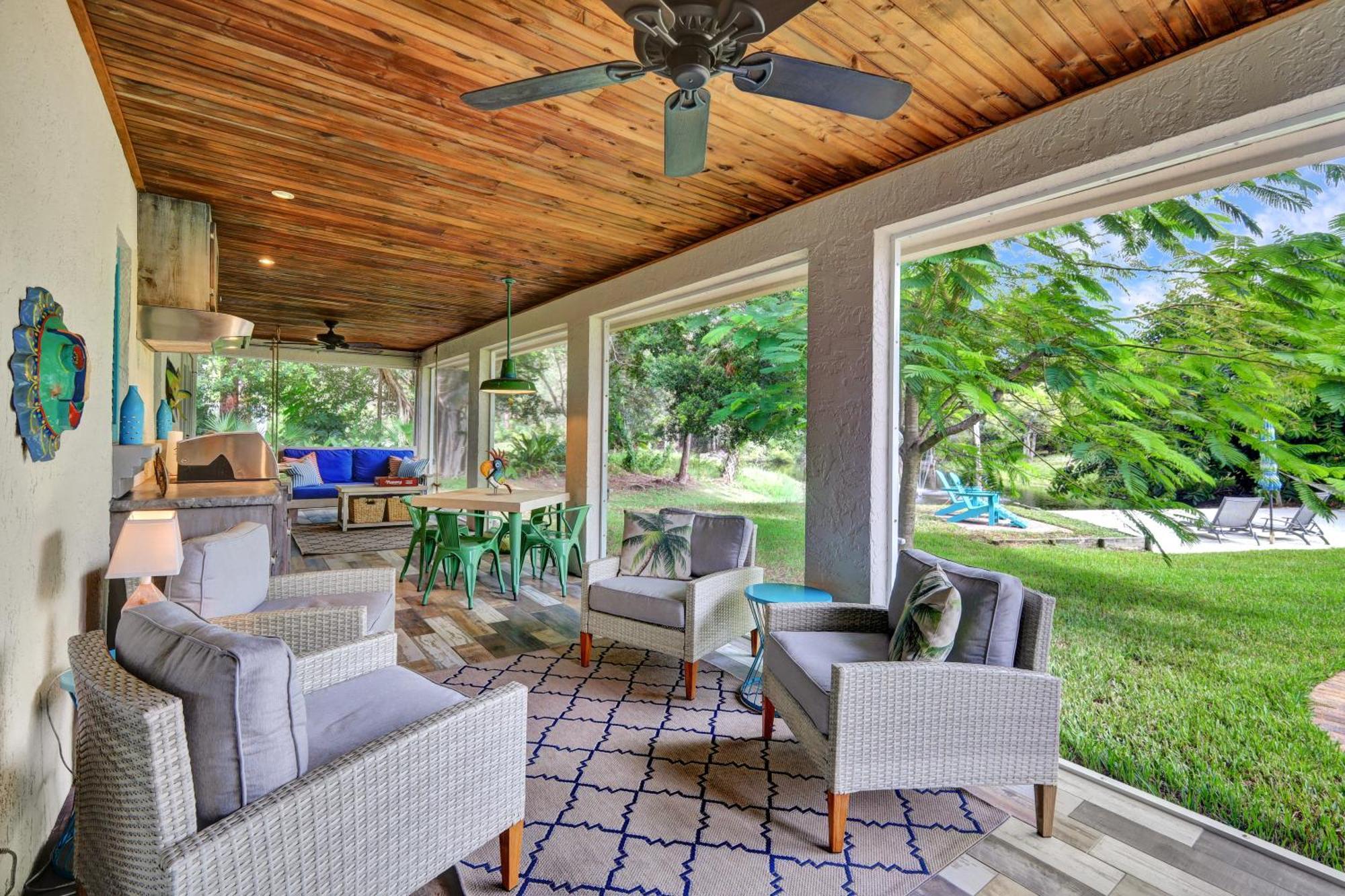 Holiday home Coastal Vibes, Pickleball Court, One Mile To The