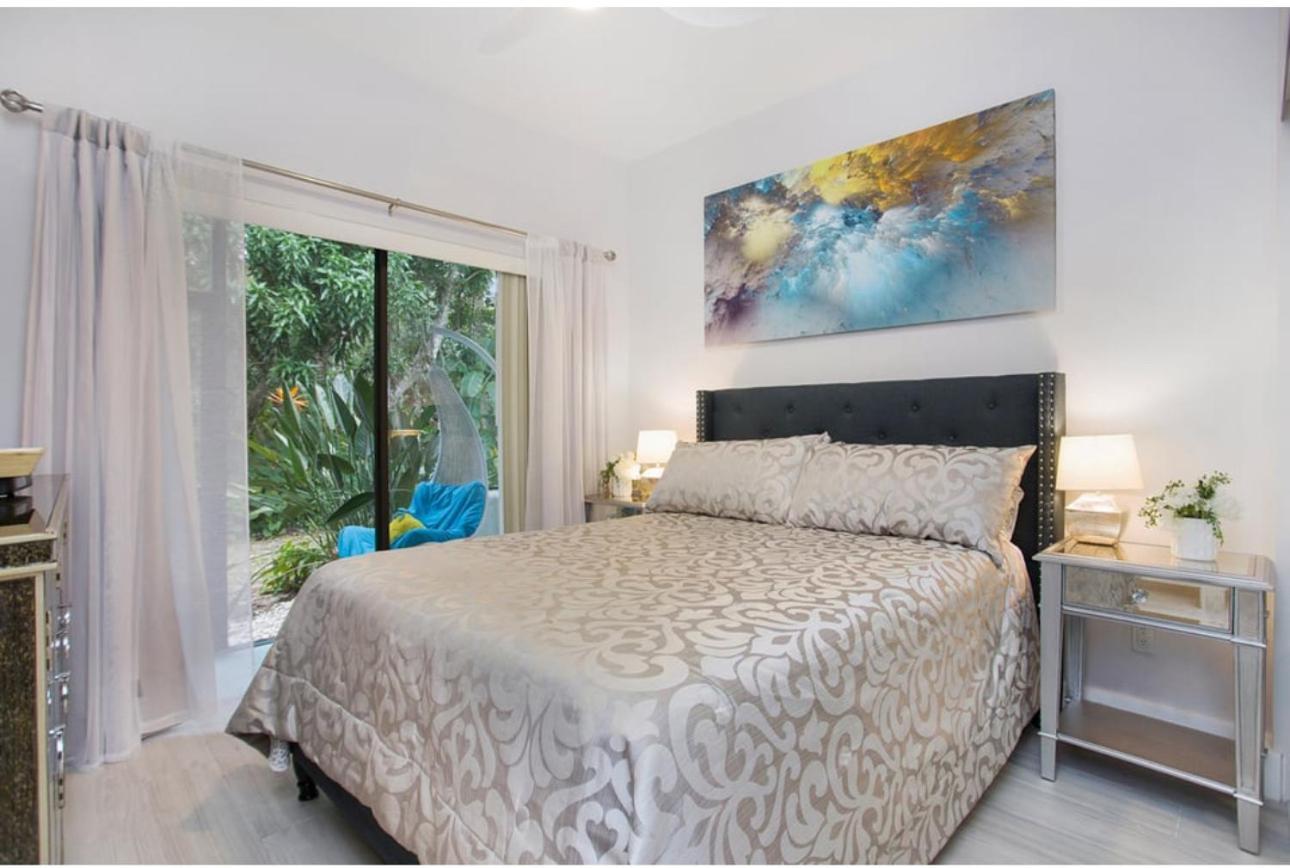 Dream At Wtc With Heated Pool Sauna 7 Bicycles And 3 Mls To Apartment
